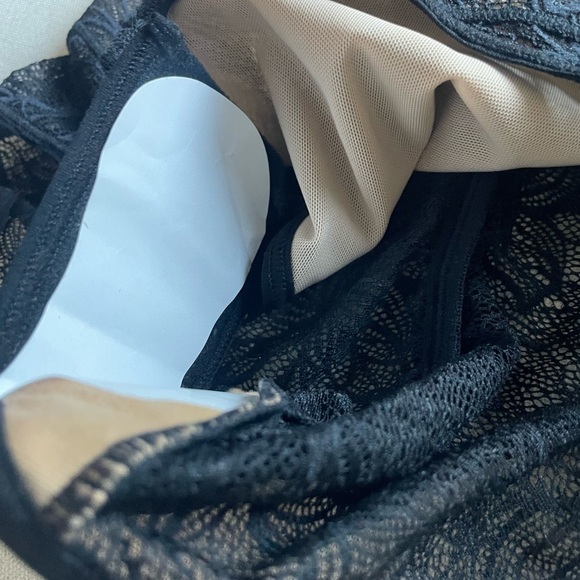 🆕Leonisa Lace Contour Shaping Lace Bodysuit with Underwire Fabric Cups Size S - Picture 13 of 14
